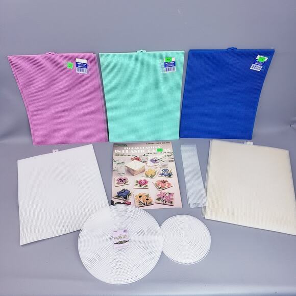 Lot of 17 Quick Count Plastic Canvas Sheets 7 Mesh 10.5" x 13.5" Multicolor - Picture 1 of 14